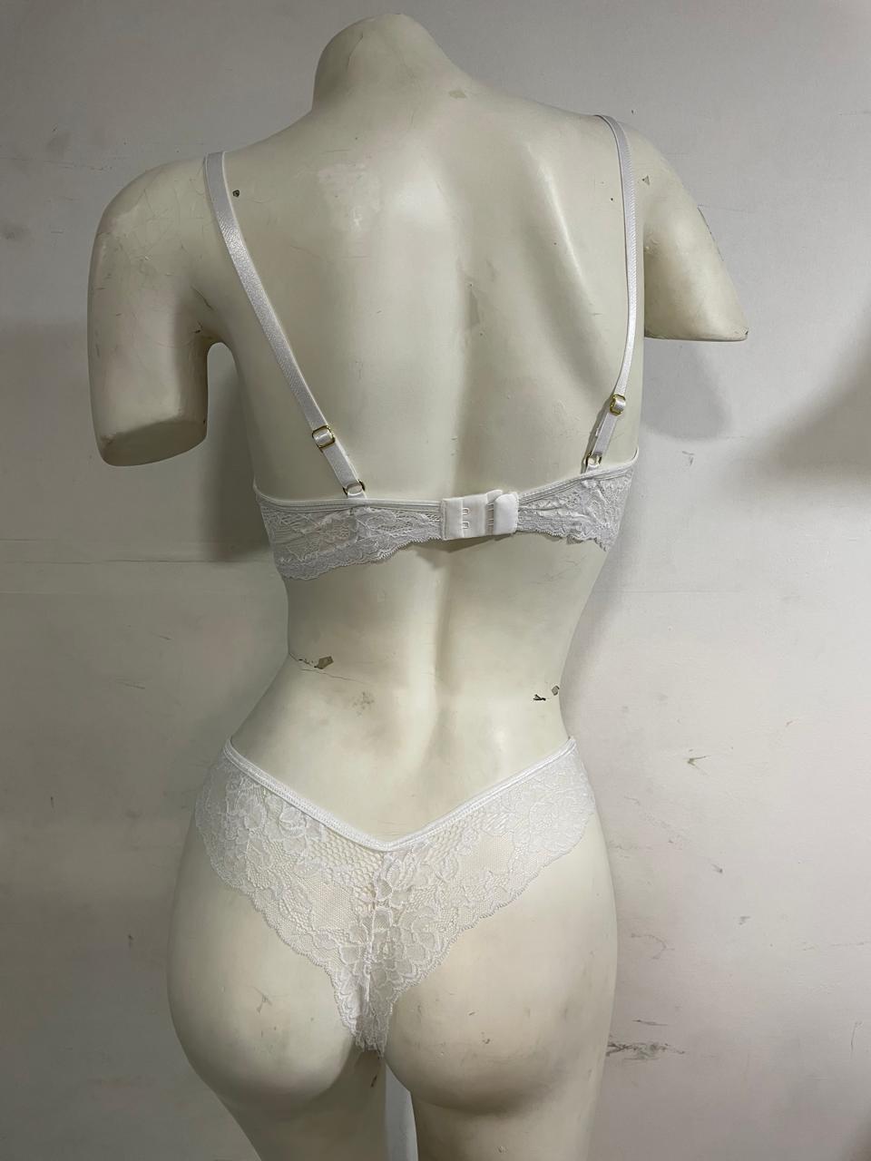 02 — Con modelo después